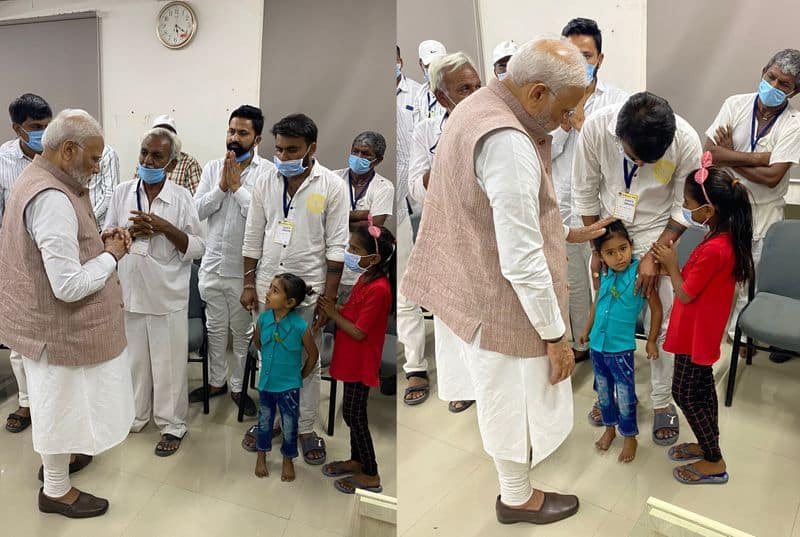 pm modi met the injured in the Morbi bridge accident and consoled them