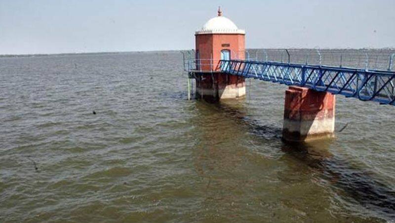 Heavy rain.. Increase in water flow in Puzhal lake