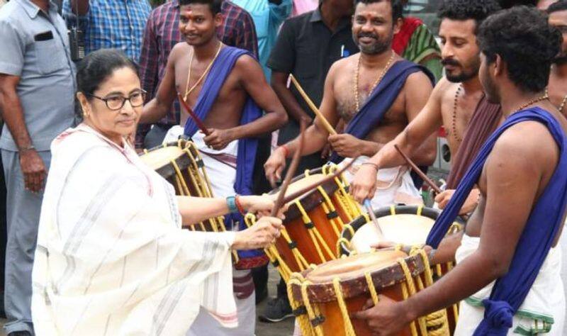 Viral Video: Mamata Banerjee plays Sendai Melam in Chennai