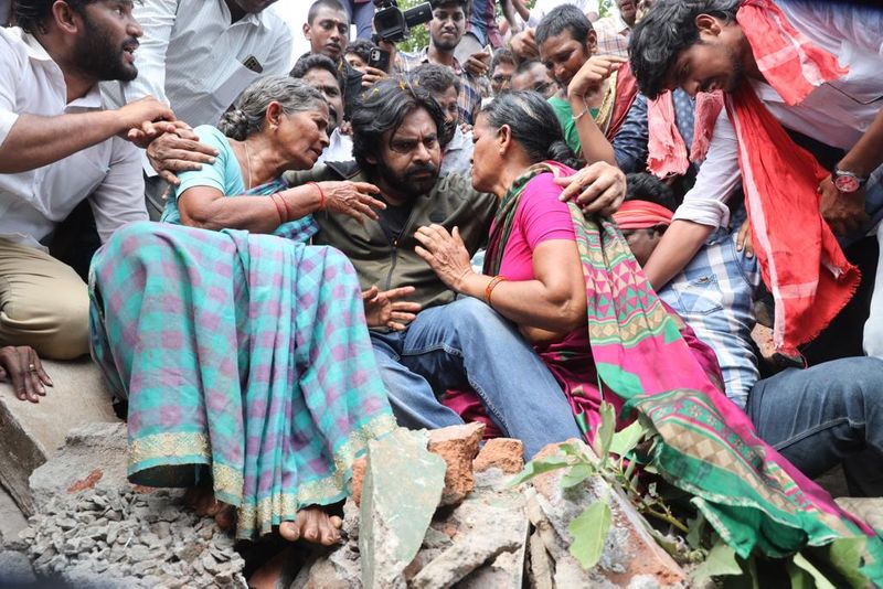 Jana Sena Chief Pawan Kalyan decides to give Rs .1 Lakh For Ippatam Victims