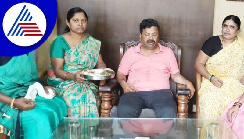 Condolences from women to the family of MLA Renukacharya rav