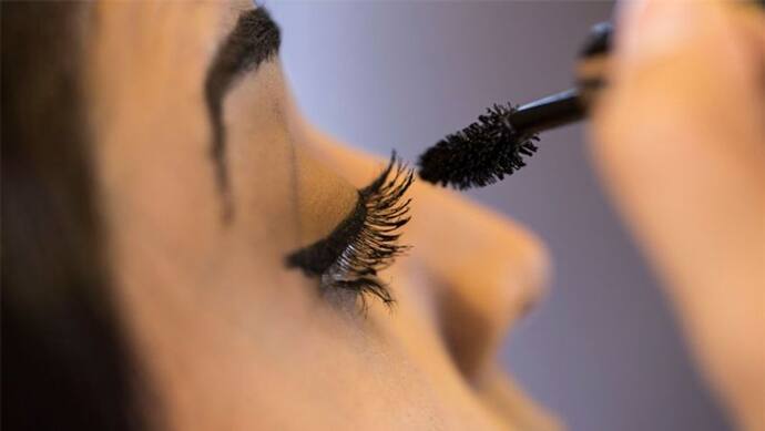 Fake eyelashes लगाने की नहीं पड़ेगी जरूरत, बस इस तरह से पलकों के बाल को बनाएं लंबा और घना