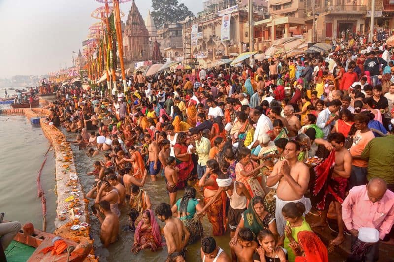 Makar Sankranti 2023 Why do we bathe in the Ganges on Makar Sankranti skr