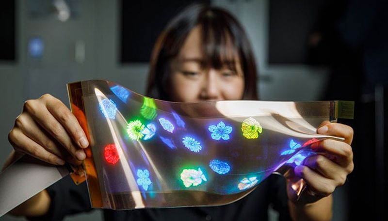 Expands like rubber band LG unveils stretchable display that elongates by 20 per cent gcw