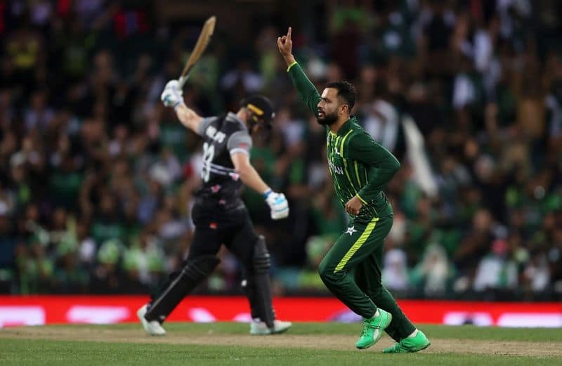 T20 World cup 2022: Fans trolls New Zealand lazy batting, catch drops and poor fielding in semi-final