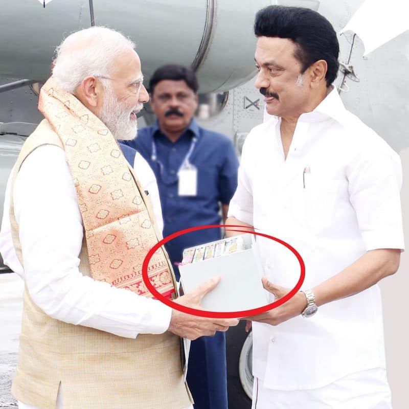 CM MK Stalin presented Ponniyin Selvan book to PM Modi at tn visit