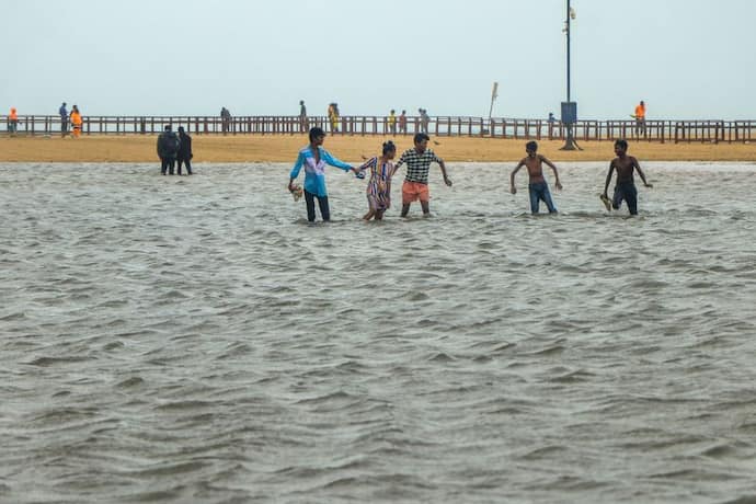 केरल, TN और AP में फिर भारी बारिश का अलर्ट, उत्तर-पश्चिम-मध्य देश में टेम्परेचर गिरेगा, जानिए आगे क्या? 