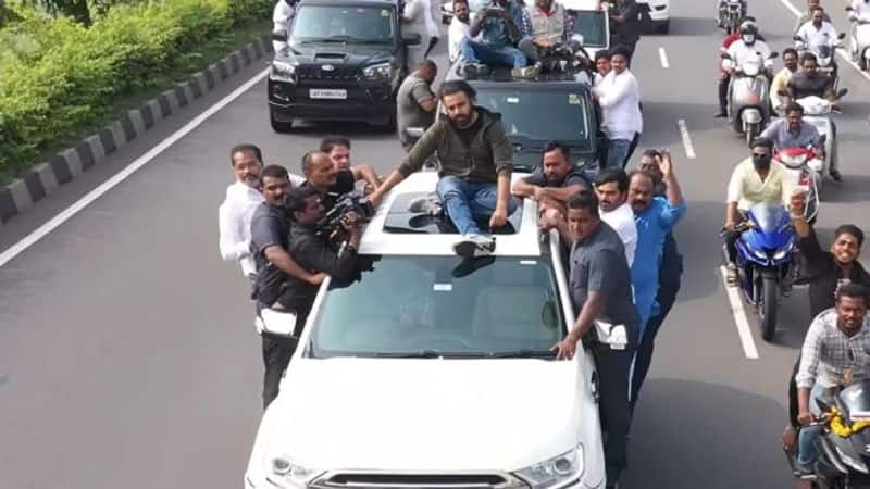 FIR lodged against 'power star' Pawan Kalyan for car stunt