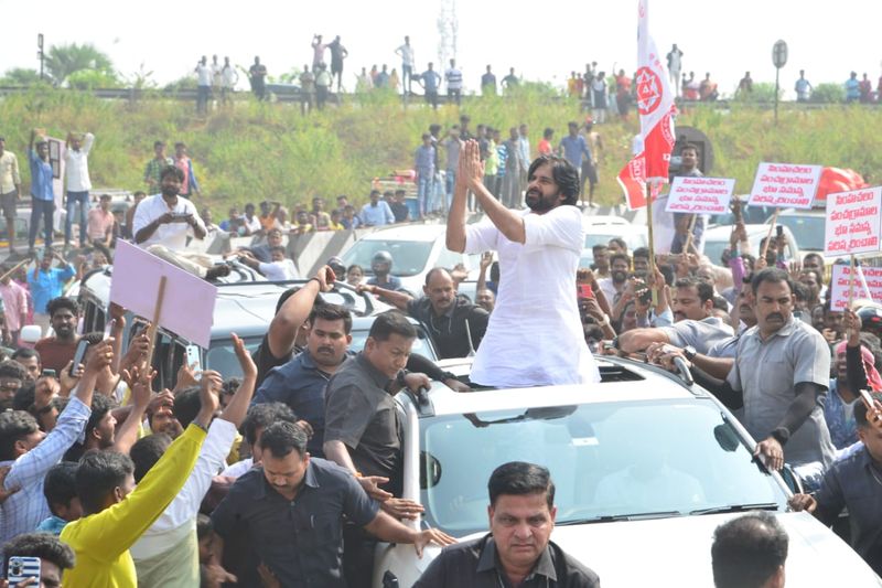  Jana Sena Chief Pawan  Kalyan Slams YCP  In Vizianagaram