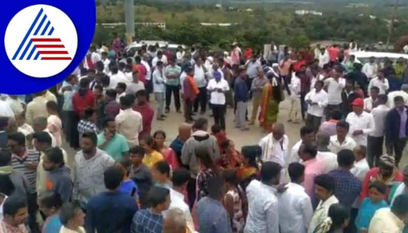 Bride and groom vokkaliga convention in Chunchanagiri gow