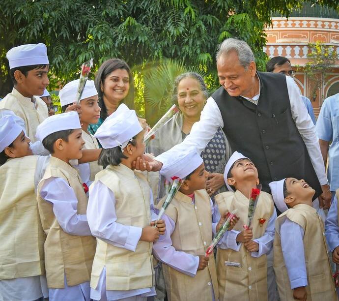 कड़ाके की सर्दी के बाद राजस्थान में स्कूलों की छुट्टियां, जानें कहां कितने दिन का मिला हॉलिडे