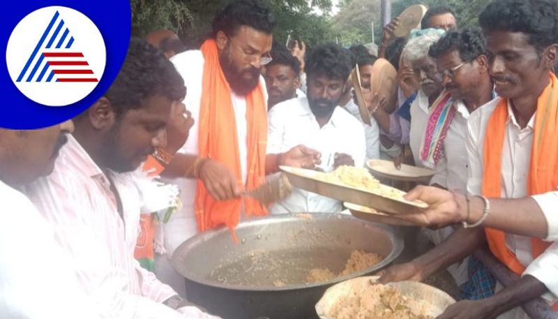 Minister Sriramulu gave meat to the activists supporters rav