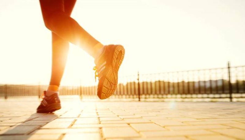50 year old man smoking cigarettes in 42km Marathon