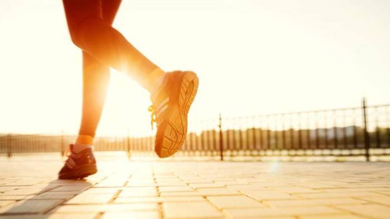 50 year old man smoking cigarettes in 42km Marathon