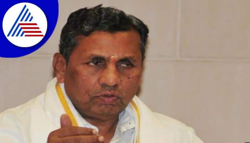 Entire Congress is with Siddaramaiah cant remove him Says Minister KH Muniyappa gvd