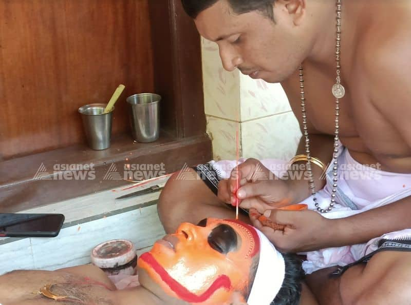 Story Of Moovalamkuzhi Chamundi Theyyam