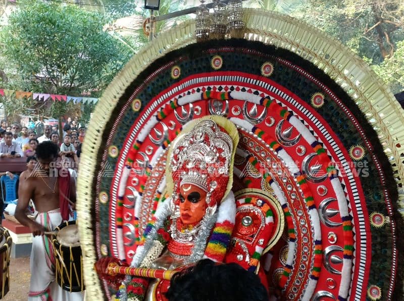 Story Of Moovalamkuzhi Chamundi Theyyam