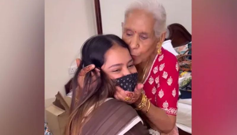 Elderly Woman And Makeup Artists Endearing Banter Delights Internet