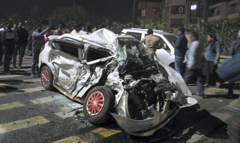 Truck loses brakes Pune-Bengaluru highway, causes 24-vehicle pile-up