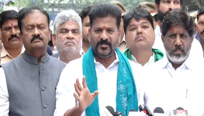 tpcc chief revanth reddy Swears in bhagyalakshmi temple ksp 