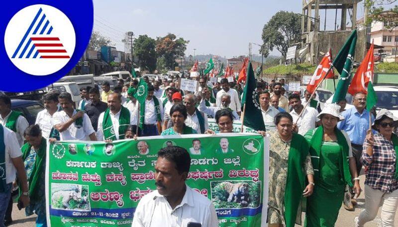 Conflict between human and elephant farmers protest at madikeri rav