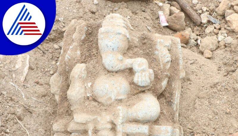 Idols of Ganapati and Nagadev found in Shimoga City Corporation land rav