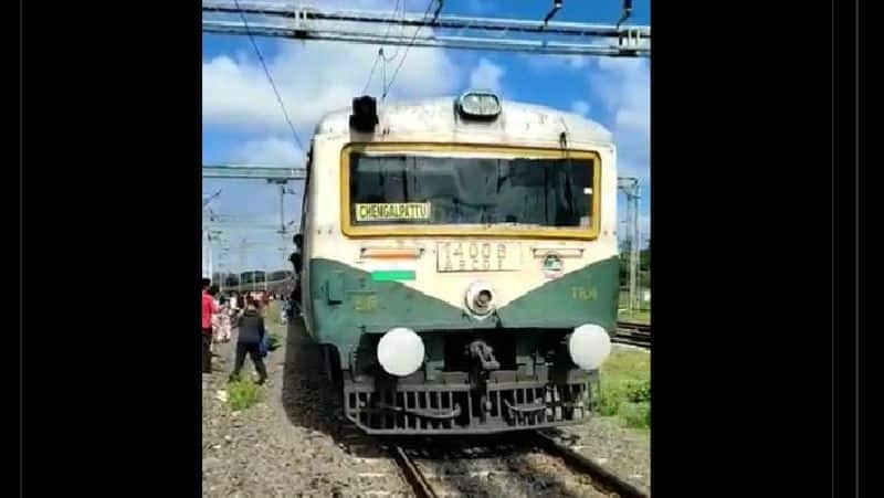 Signal failure near Thambaram! - electric trains Stopped!