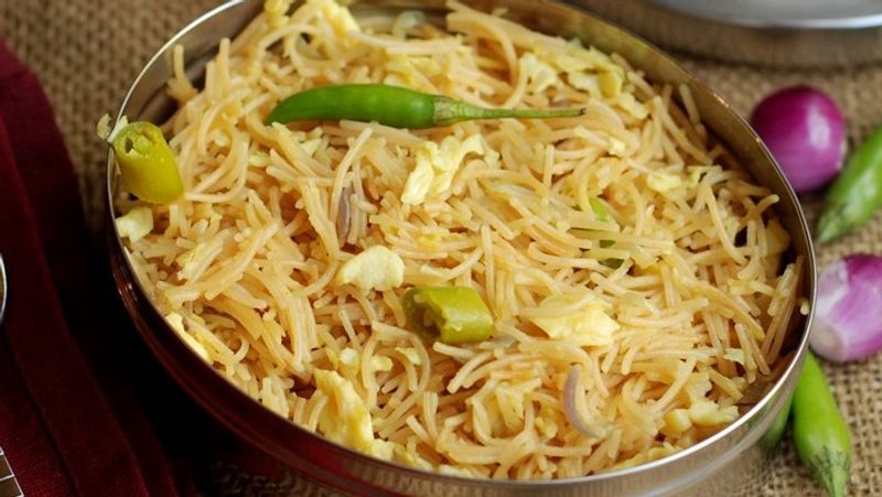 How to make Egg Semiya Upma in Tamil 