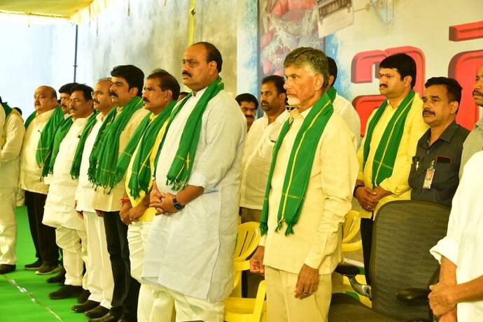 ఇక నుండి ప్రతి నెల రెండు సర్వేలు: నేతల పనితీరుపై బాబు ఫోకస్