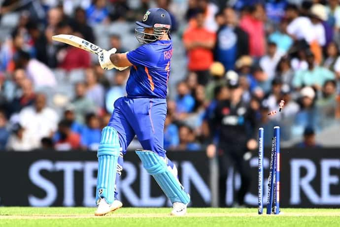 IND V/S NZ: रिषभ पंत के फेल होने पर सोशल मीडिया में मीम्स की बाढ़, बीसीसीआई से पूछे जा रहे कई सवाल