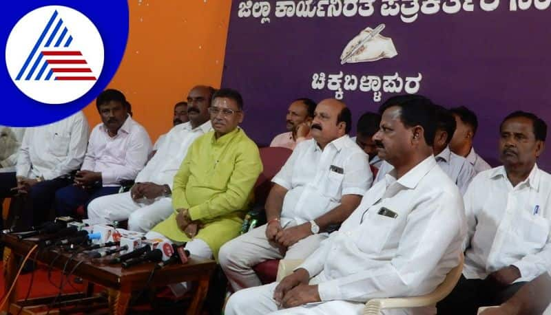 Congress Leader VS Ugrappa Slams On BJP Government At Chikkaballapur gvd