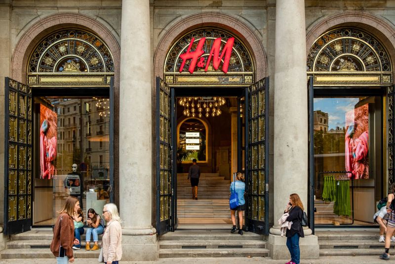 HM to layoff 1500 employees as retailers face slowing sales rising costs gcw