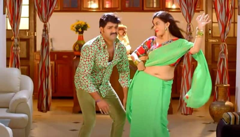 Akshara Singh SEXY video: Bhojpuri actress, Pawan Singh's BOLD bedroom video go VIRAL-WATCH RBA