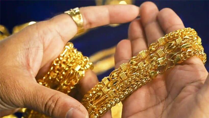 Gold Price: ग्लोबल मार्केट में मजबूती से बढ़े सोने के भाव, जानें अलग अलग शहरों में क्या हैं सोने की कीमत 