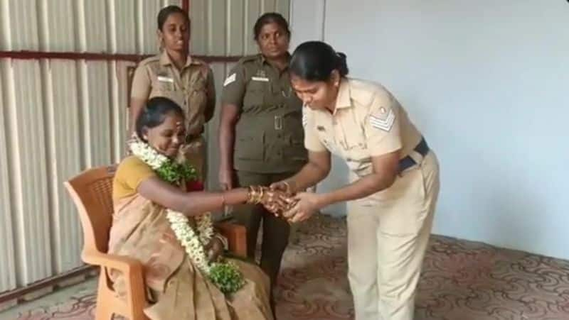 a police Pregnant woman Baby shower at the police station!