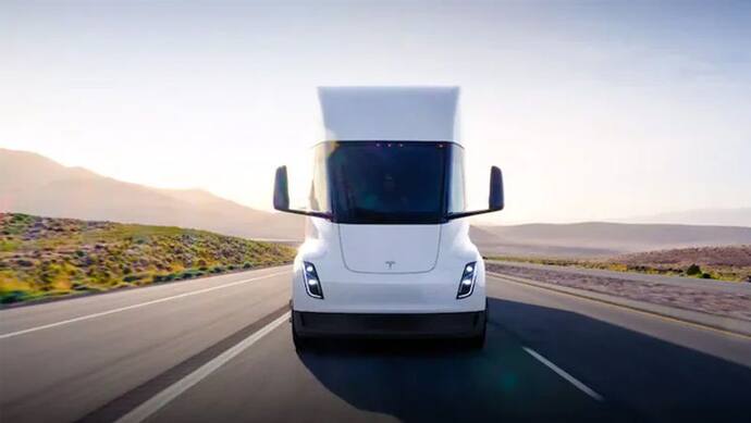 Tesla ने लॉन्च किया सेमी इलेक्ट्रिक ट्रक, फुल चार्जिंग के बाद 805 किमी दौड़ेगा