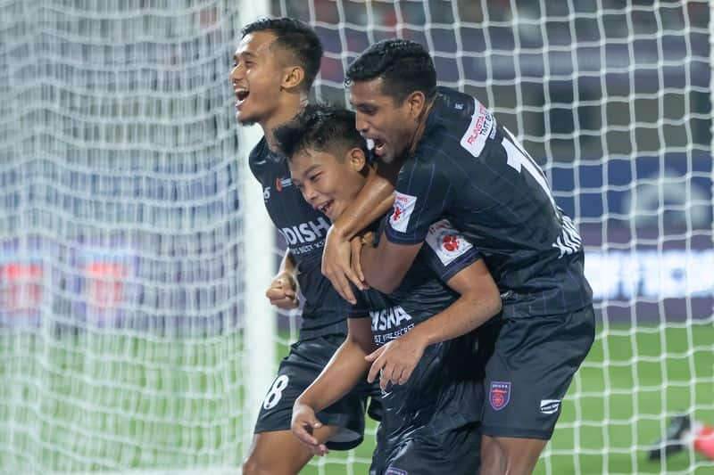 football Indian Super League 2022-23, OFC vs NEUFC: Odisha FC climbs to second place after handing NorthEast United 8th straight loss-ayh