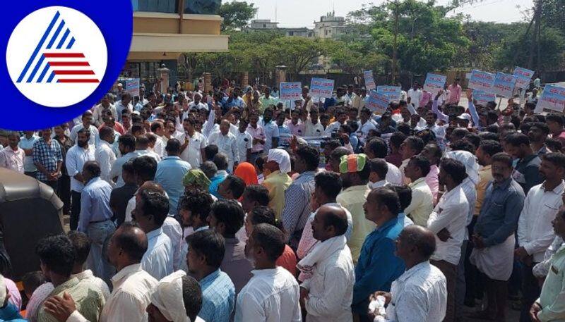 fishermen protest demanding kerosene in Udupi gow