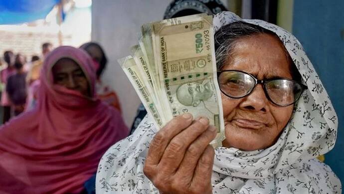 Pension Yojana: यूपी सरकार ने बुजुर्गों के लिए बड़ा फैसला, अब हर महीने खाते में आएंगे इतने रुपए