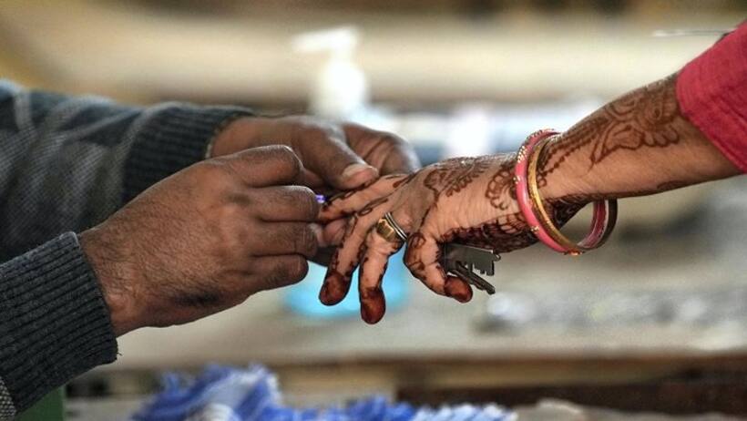 వ్యవస్థ మీదే అసహనంతో అసెంబ్లీ బరిలో ఓ అమ్మ