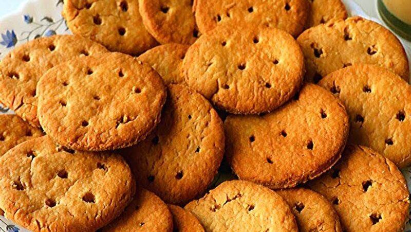 How to make Wheat and Salt biscuits in Tamil 