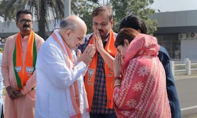 राजनीति में रविंद्र की पत्नी रिवाबा का ये डेब्यू मैच था.. 10 फोटो में जानिए कैसी रही पहली पारी 