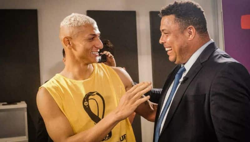 Watch video Richarlison got emotional while talking with Ronaldo