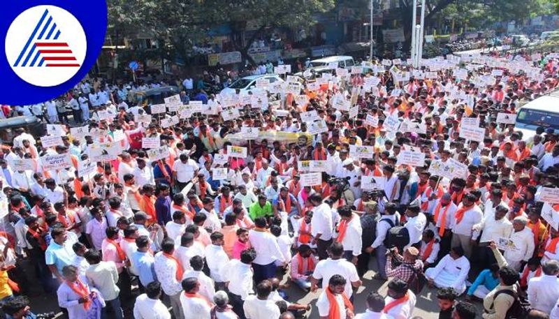 BJP Activists Held Protest For Arrest Priyank Kharge in Kalaburagi grg 