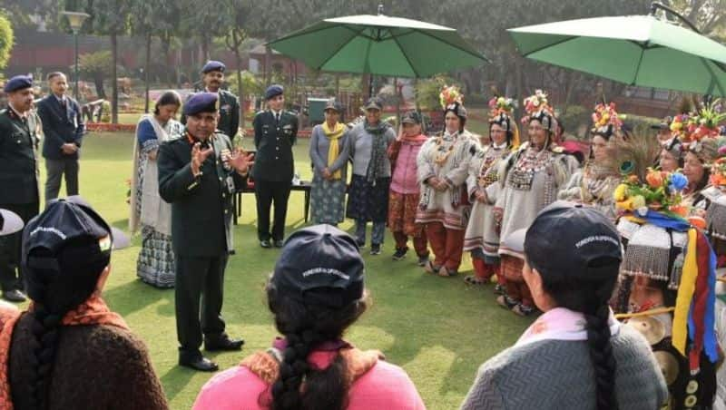 25 Buddhist women, on national integration tour, meet Indian Army chief