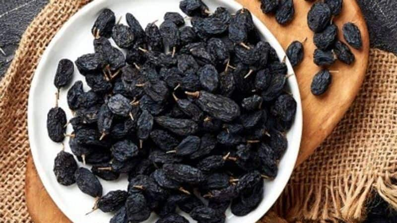 amazing health benefits of soaked black raisins in tamil mks