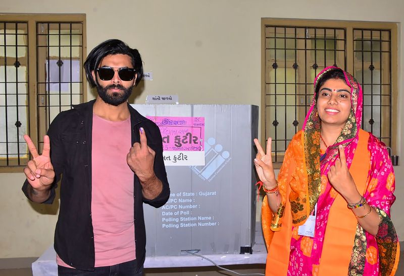 Meme fest explodes after cricketer Ravindra Jadeja's wife Rivaba wins Jamnagar North in Gujarat Election 2022 snt