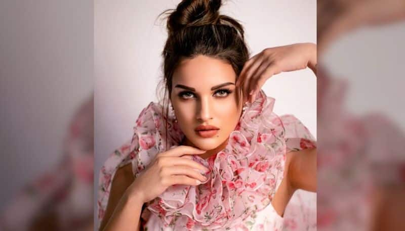 Actress Himanshi Khurana opens up about her encounter with depression after Big Boss 13 vma