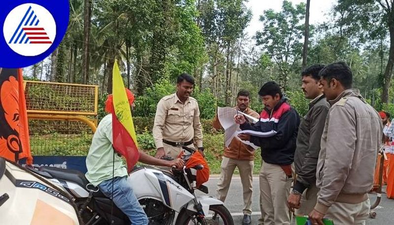 Vehicle Inspection of Dattamala Devotees at Balehonnur in Chikkamagaluru grg 