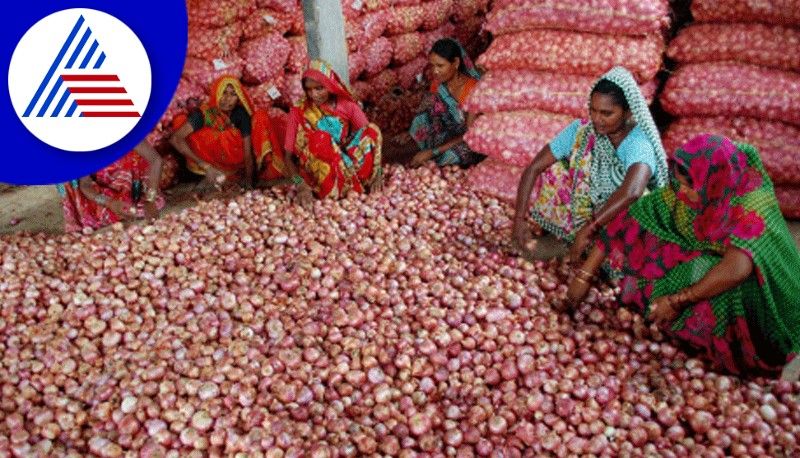 Traders getting commission from farmers at gadag rav